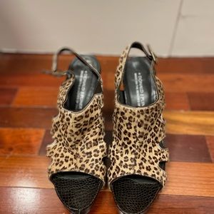 Animal print skin sandal